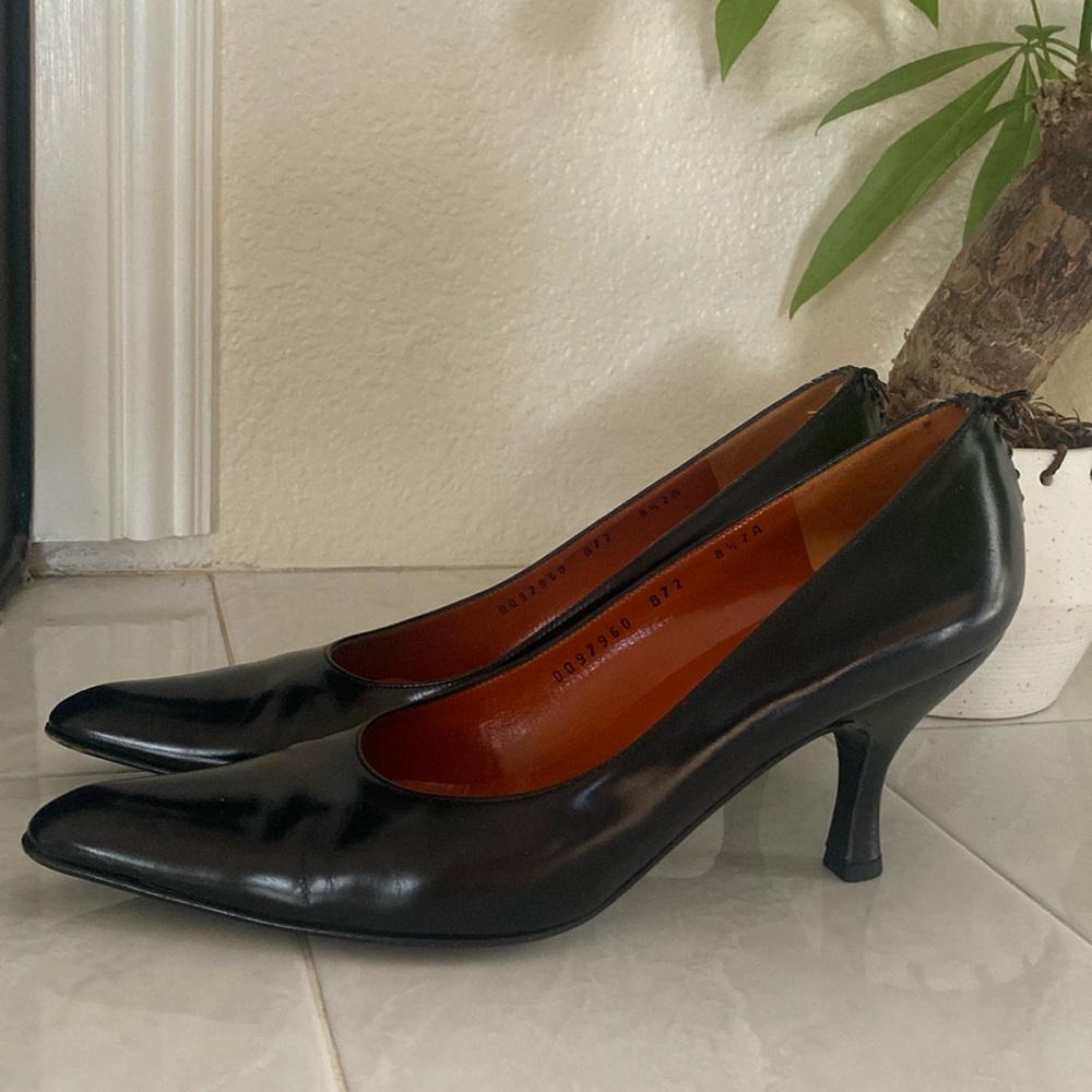Salvatore Ferragamo black leather pump. Made in Florence, Italy - Picture 4 of 7